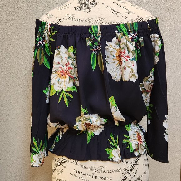 Off The Shoulder Blouse Top Black Floral Print - Medium - NEW - Picture 4 of 6